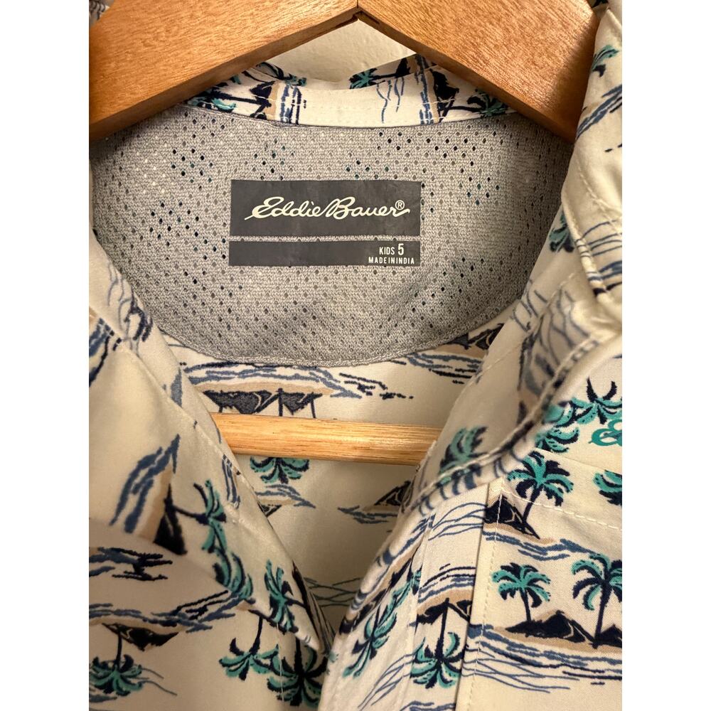 Eddie Bauer Kids Palm Tree Hawaiian Print Hawaiian button down Shirt- size 5 - Picture 2 of 5
